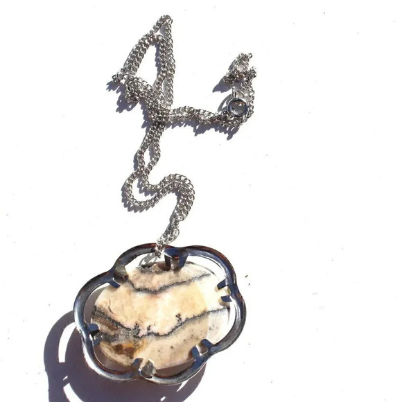 Vintage Gemstone (Agate Stone Geode Crystal) Necklace Pendant Jewelry - Picture 2 of 2